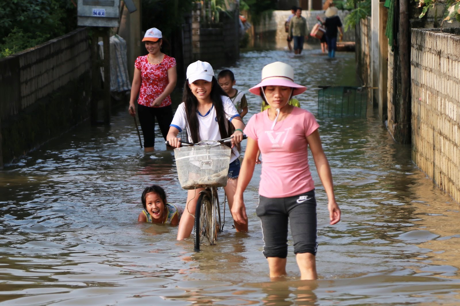Thanh Hoá: dân “vui” đón lũ