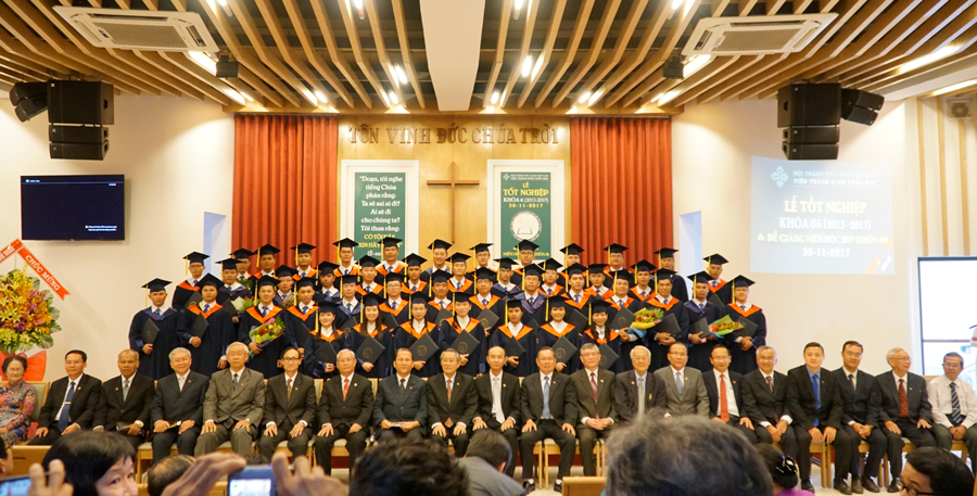 Lễ Tốt Nghiệp Khóa VI và Bế Giảng Niên Học 2017 (Khoá 08) VTKTH.