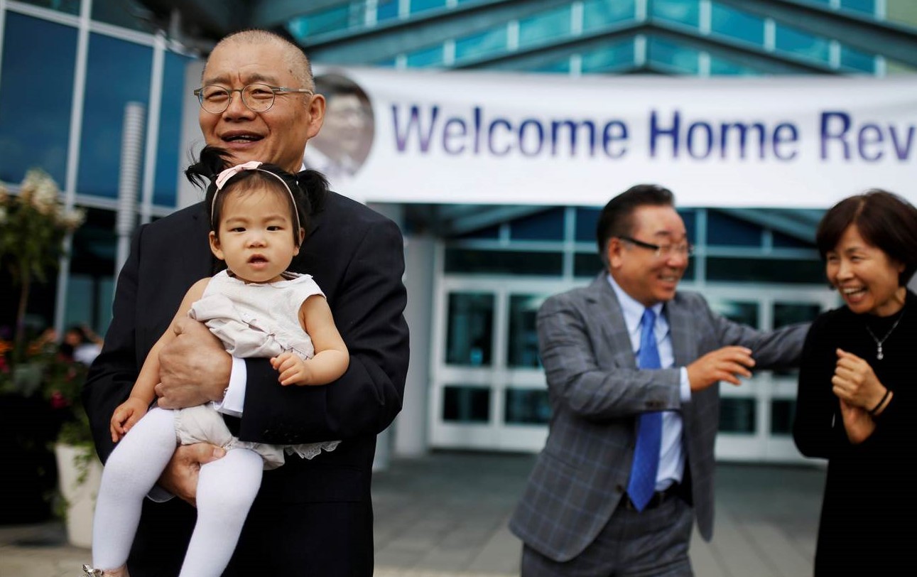 Từ trợ giúp nhân đạo đến án tù