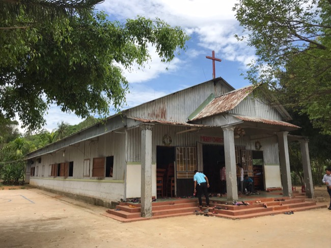 Sơn Hà, Quảng Ngãi “thoát nghèo tâm linh”