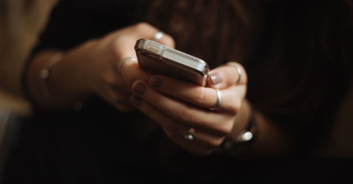 Dùng mạng xã hội để “răn” nhau. Hãy cẩn thận!