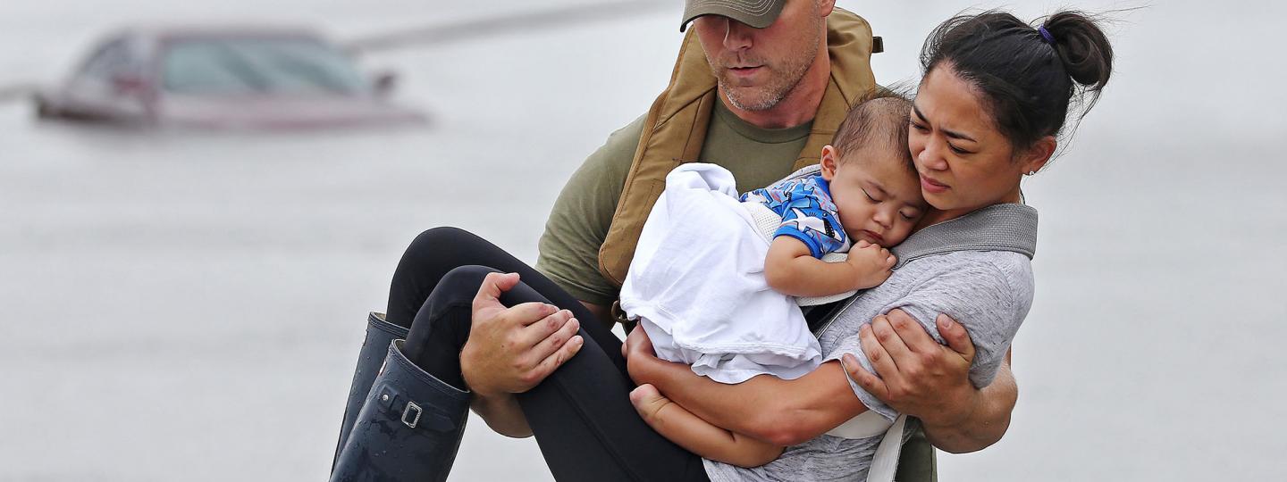Một gia đình người Việt trong cơn bão Harvey: “Chúa Trời đã nhìn xuống chúng tôi!”