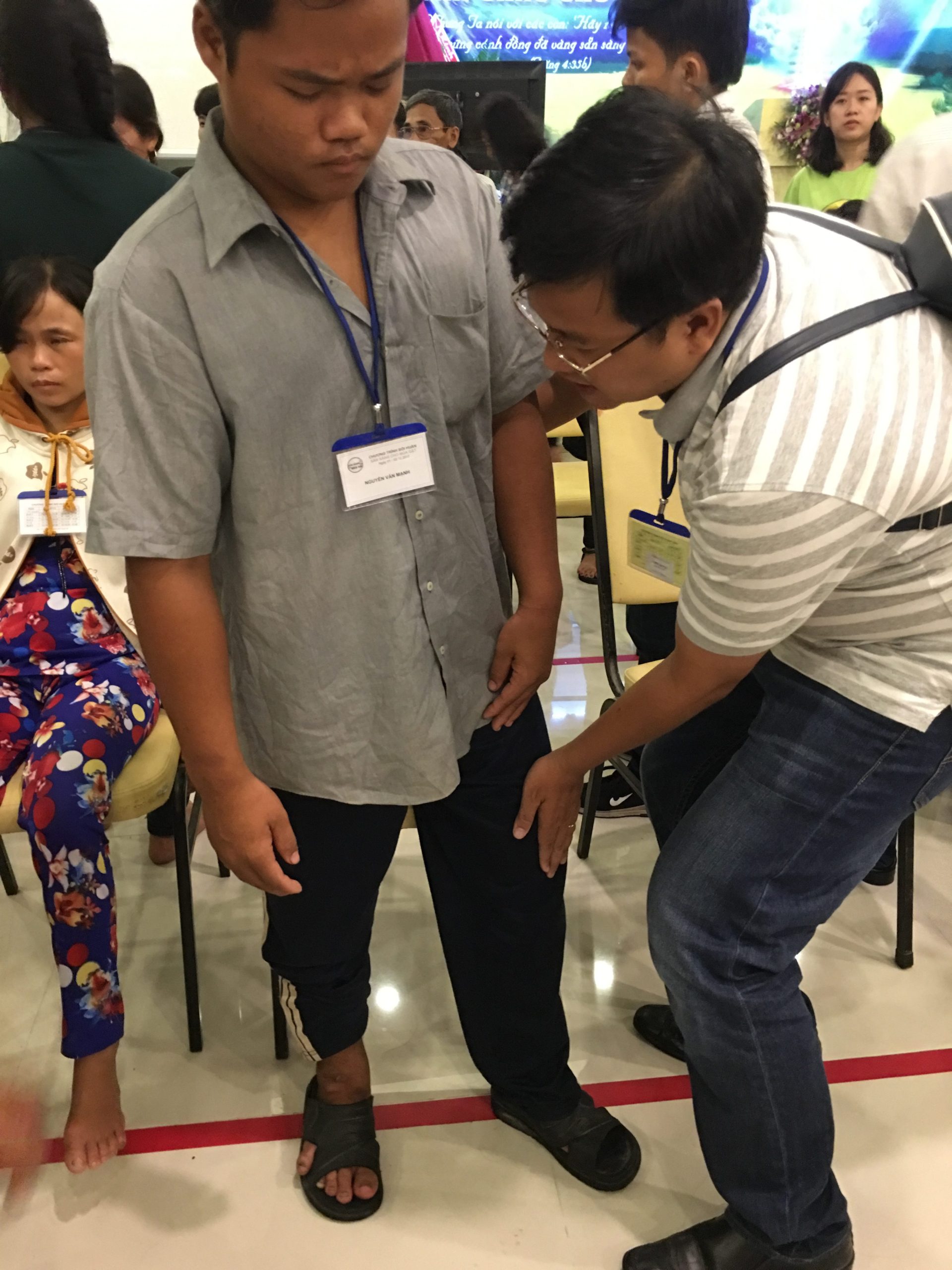 Cà Mau: Hàng trăm người tiếp nhận Chúa, hàng trăm người được chữa lành