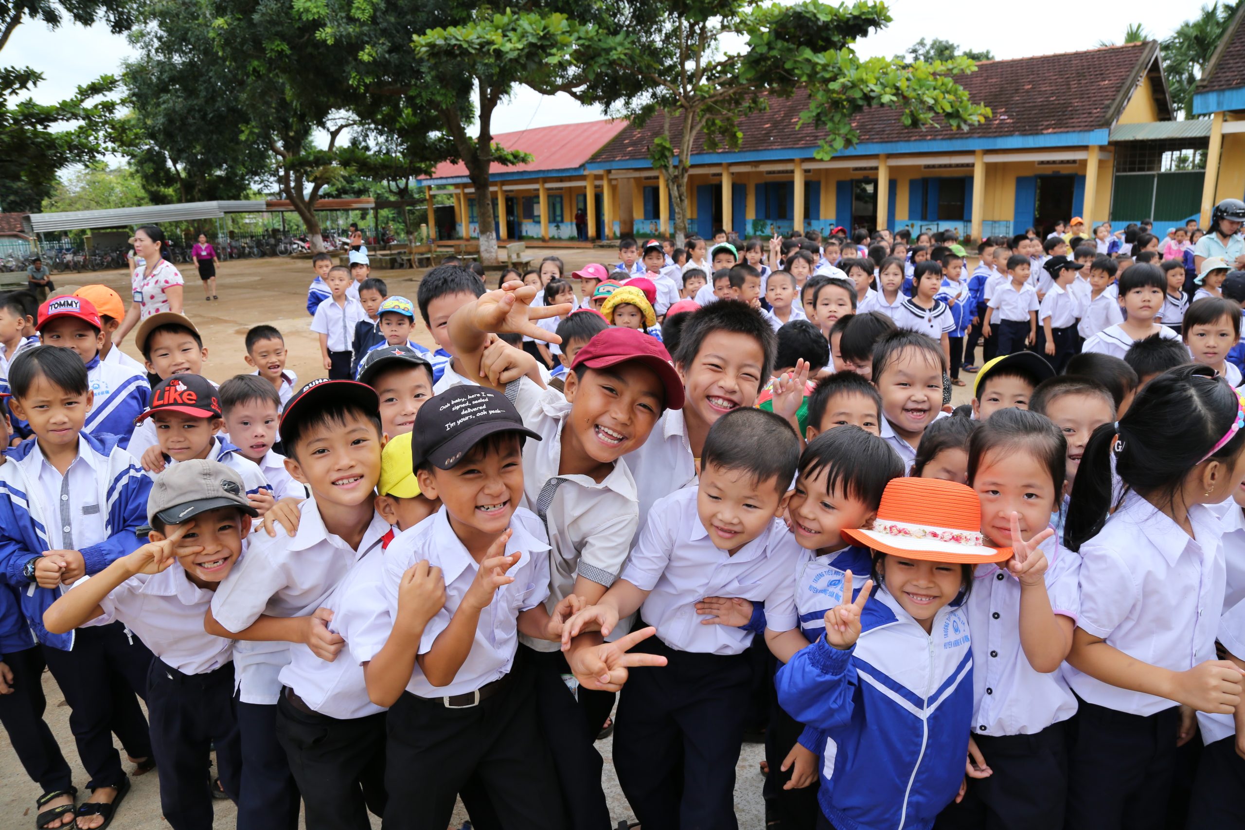 Chăm sóc răng miệng thiện nguyện cho học sinh Đăk Nông