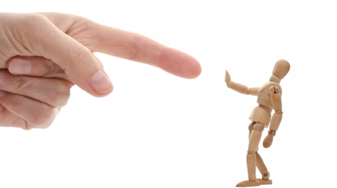 Vượt qua chỉ trích