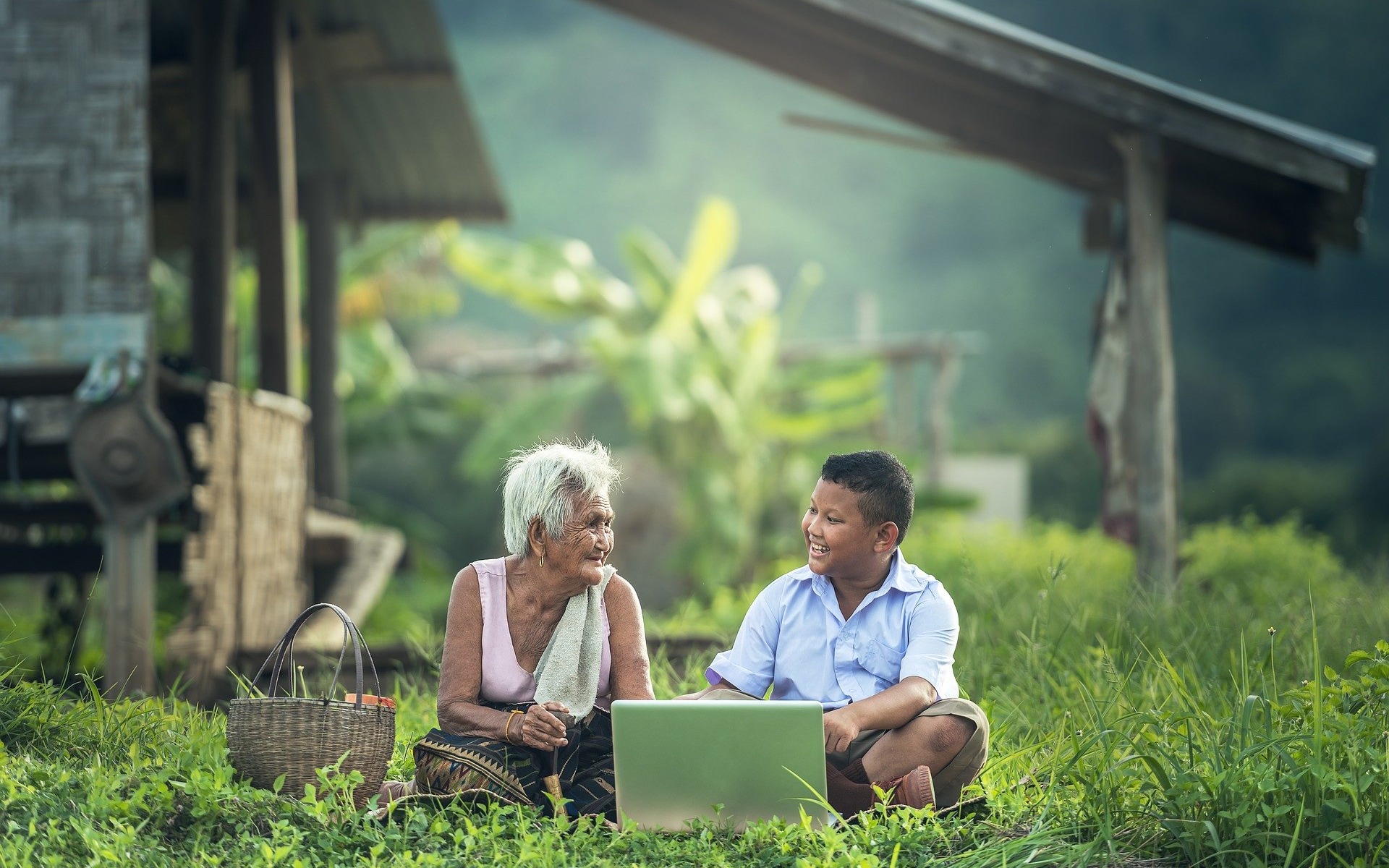 “Buồn không?”
