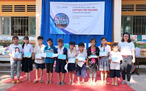 Tây Ninh: Tổng kết lớp học yêu thương và chương trình thắp sáng ước mơ