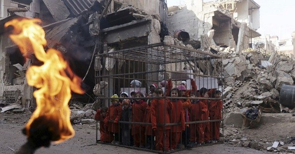 Phiến quân Hồi giáo giết 250 trẻ em Cơ Đốc bằng cách ném chúng vào trong máy làm bánh mì