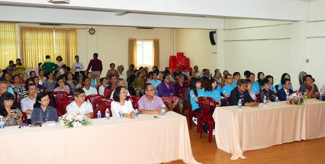 Hội Thánh Tô Hiến Thành: Tặng Quà Tết Cho Người Dân