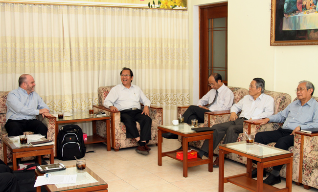 Cuộc Gặp Gỡ Giữa TLH Và Hội Truyền Giáo Phước Âm Liên Hiệp Hoa Kỳ