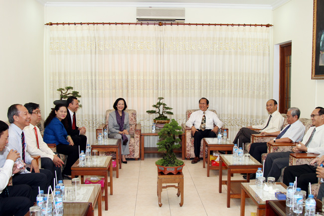 Ban Dân Vận Trung Ương chúc mừng HTTLVN (MN) nhân dịp Lễ kỷ niệm Chúa Phục sinh