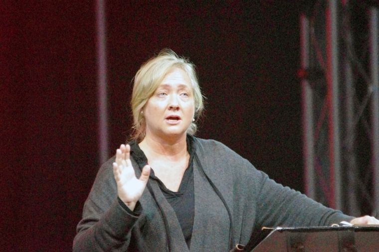 Christy Wimber lo hội thánh ân tứ không có thần học chịu khổ