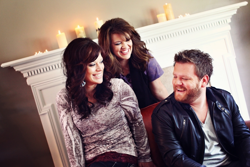 Ban Brooks Crossing trình diễn âm nhạc Cơ Đốc tại Hội Thánh