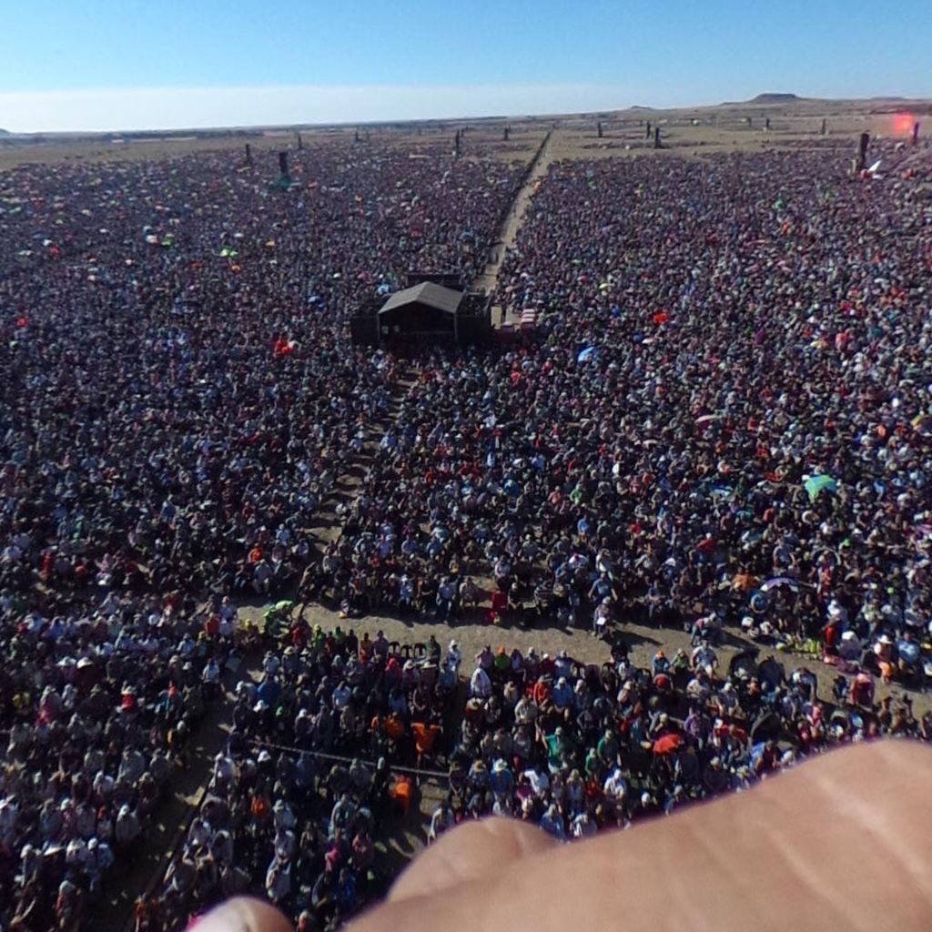 Nam Phi đồng quỳ gối xuống