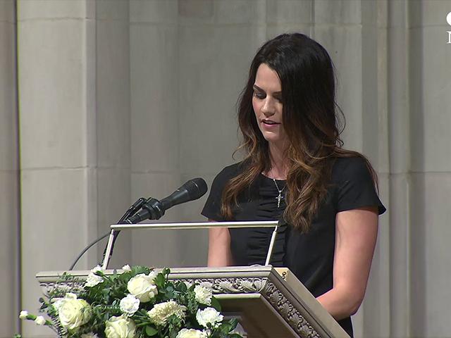 Tổng thống Donald Trump mời cháu gái của Billy Graham cầu nguyện tại buổi Lễ Quốc gia