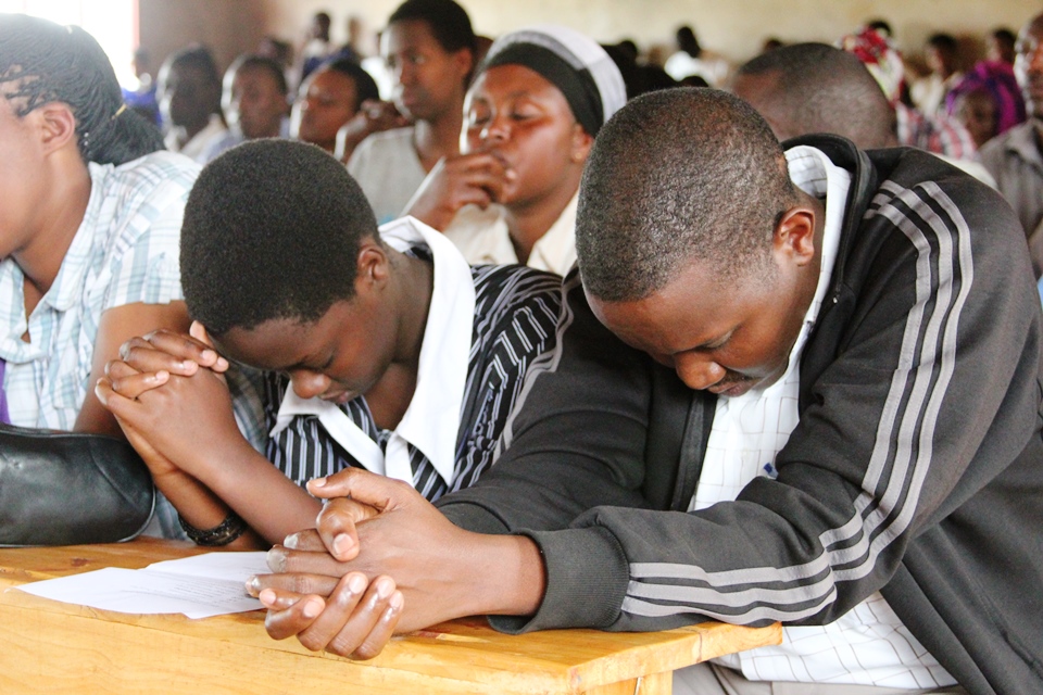 Biến nghĩa trang thành nơi thờ phượng