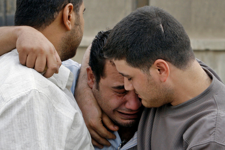 Người Đàn Ông Không Chịu Từ Chối Đấng Christ Mặc Cho Bị ISIS Treo Lên, Tra Tấn Bằng Đinh Và Dây Thép Gai Một Cách Dã Man