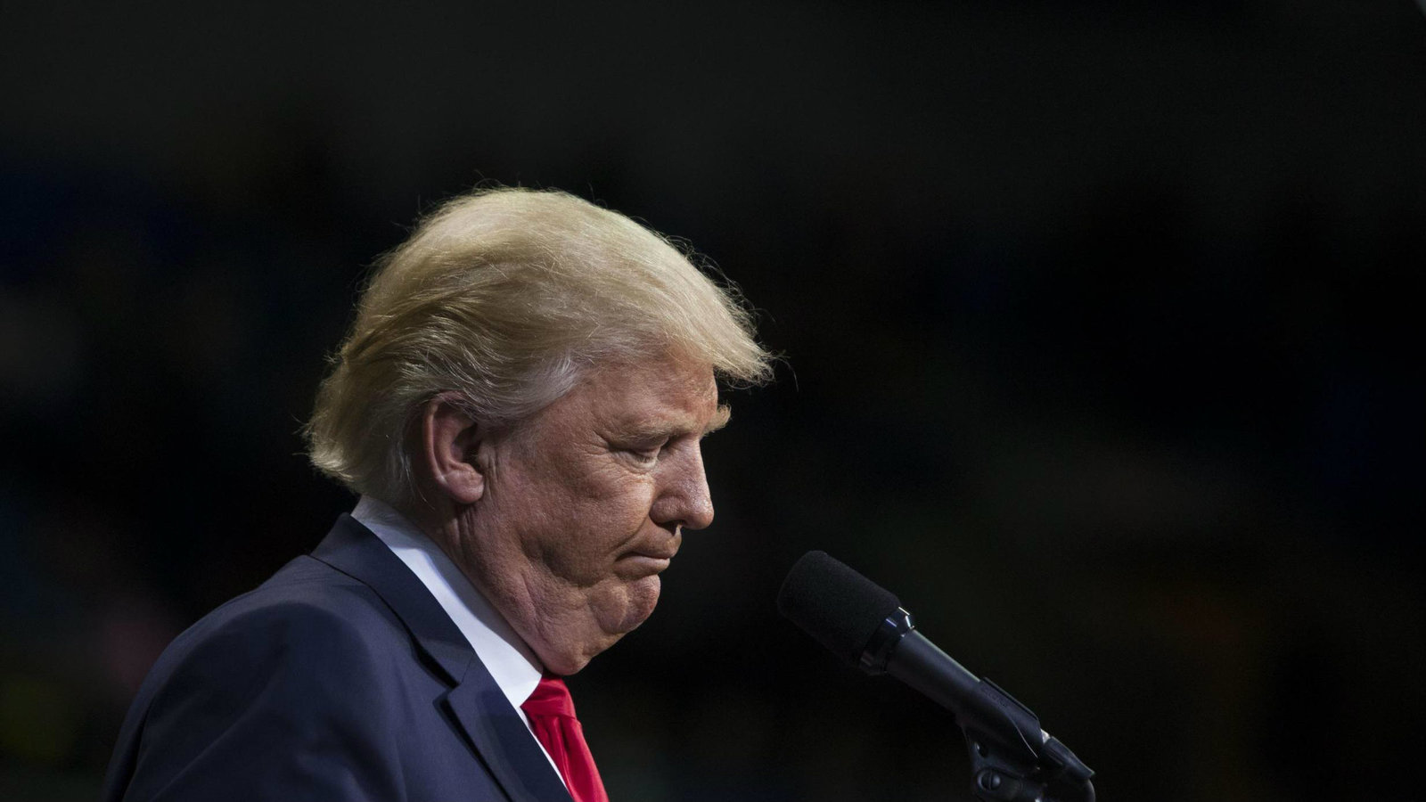 Làm sao sống dưới một Tổng thống thiếu “chuẩn”?