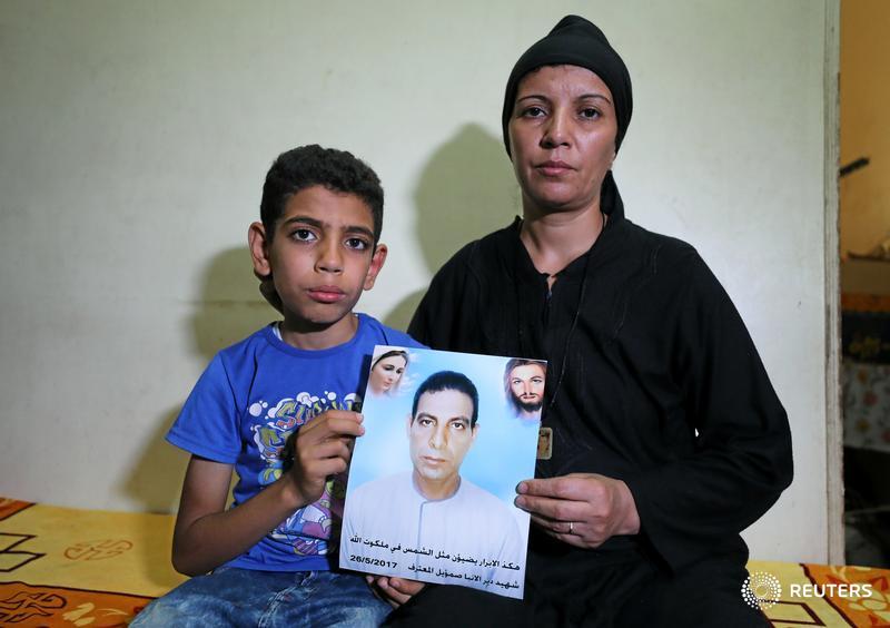 “Cha tôi nói ông là Cơ Đốc nhân, và họ bắn ông…”