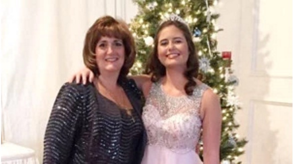 Người mẹ hy sinh để cứu con gái mình vào Ngày của Mẹ