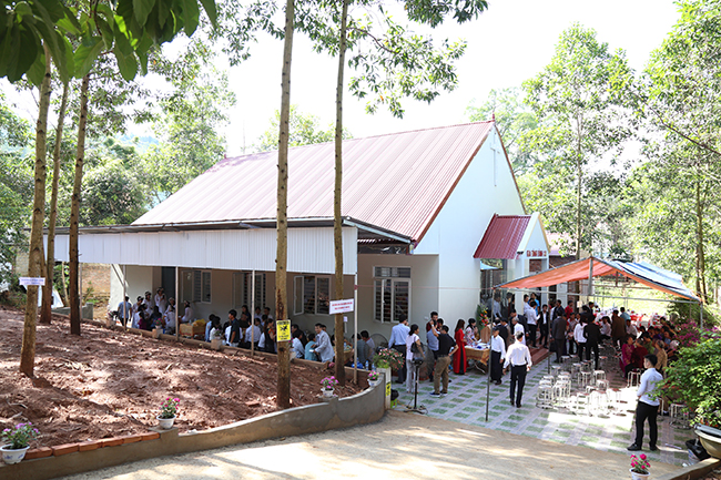Dâng nhà nguyện mới tại điểm nhóm Tin Lành Gia đình Bình an