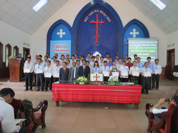 Bế Giảng Thánh Kinh Căn Bản Năm 2015 Tại Đăk Nông