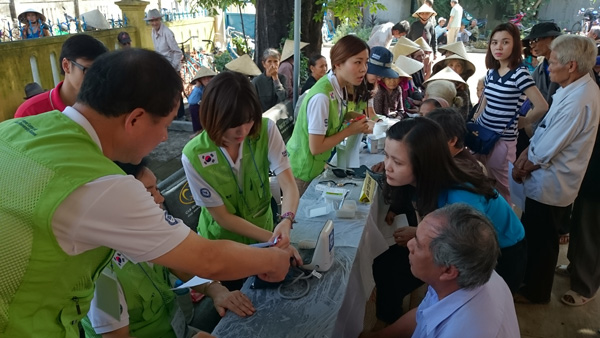 Khám Bệnh Từ Thiện Tại Tỉnh Bình Định