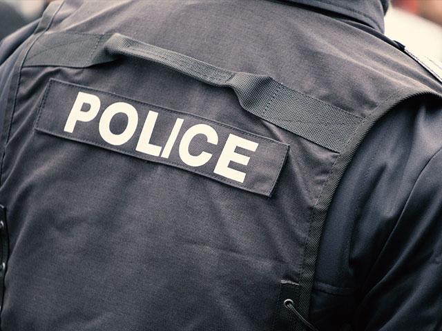 Cảnh sát thoát chết nhờ  Ân điển Chúa