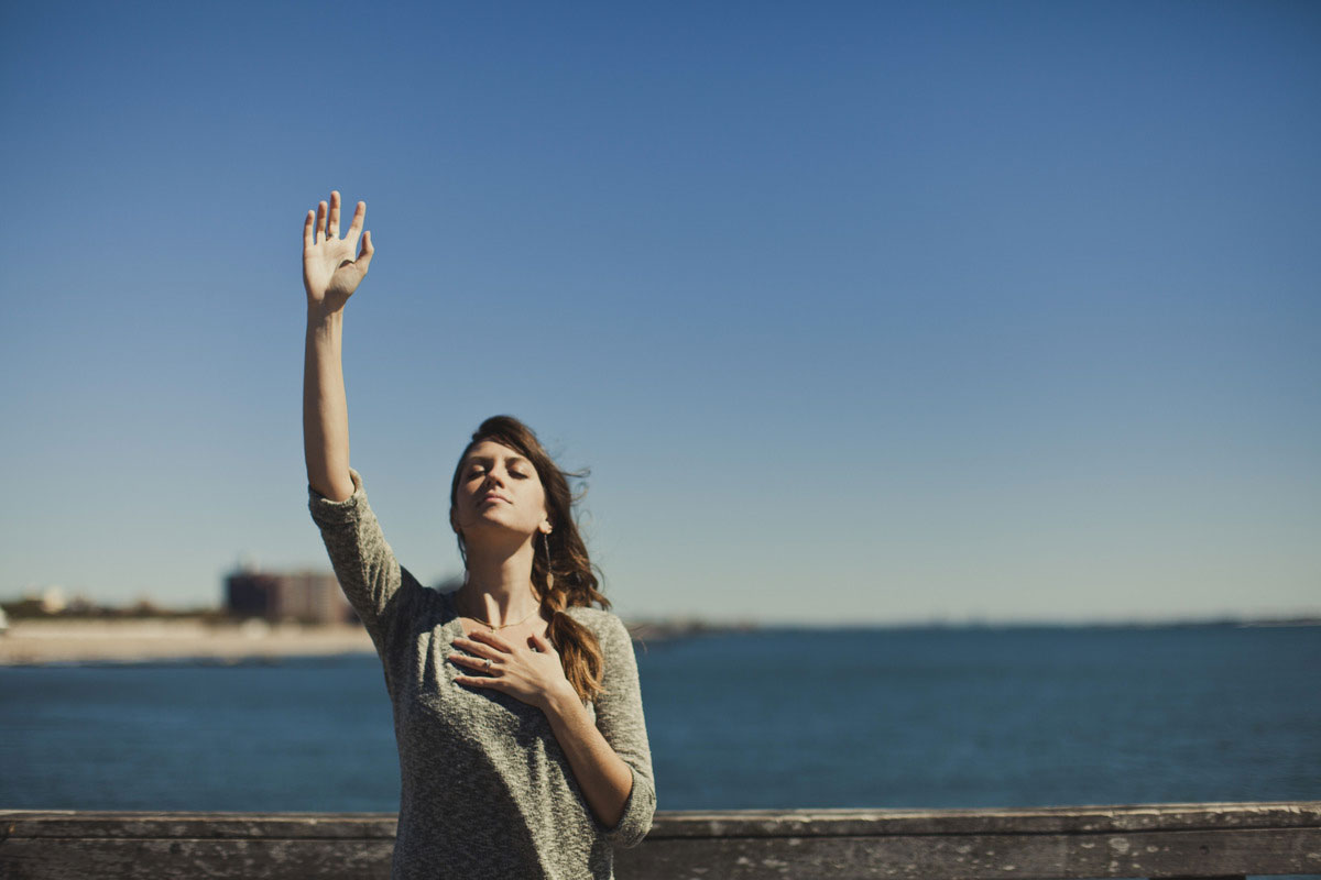 Chúa cấm thờ phượng ảnh tượng Ngài và thập giá?