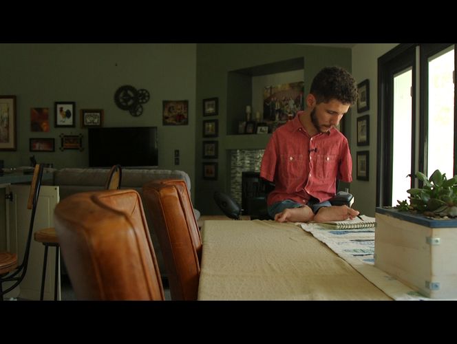 Chuyện tình đẹp của chàng trai không tay chân