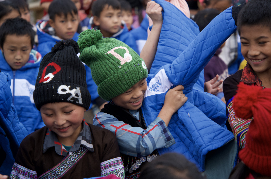 Tết của em nhỏ vùng cao và những món quà ấm áp