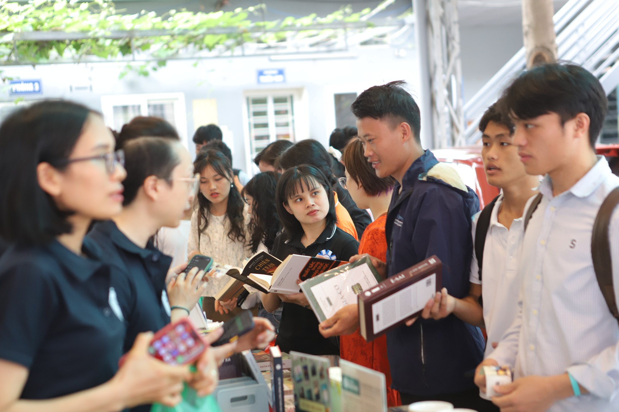 Gieo hạt qua từng trang sách: 10 năm của Văn phẩm Hạt Giống