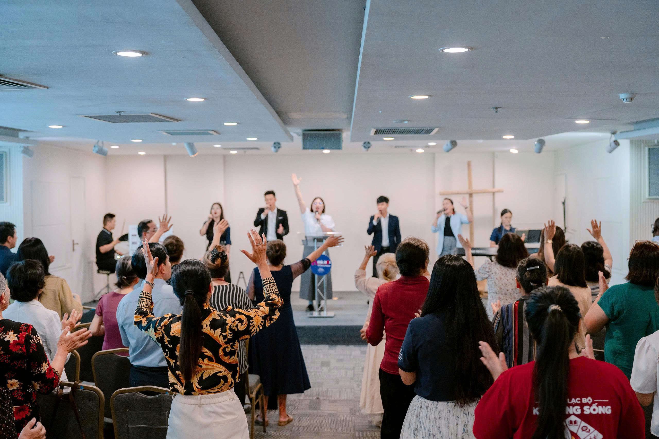 Hướng về Mùa Yêu Thương 2027: Từ nơi làm việc đến những tấm thẻ cầu nguyện