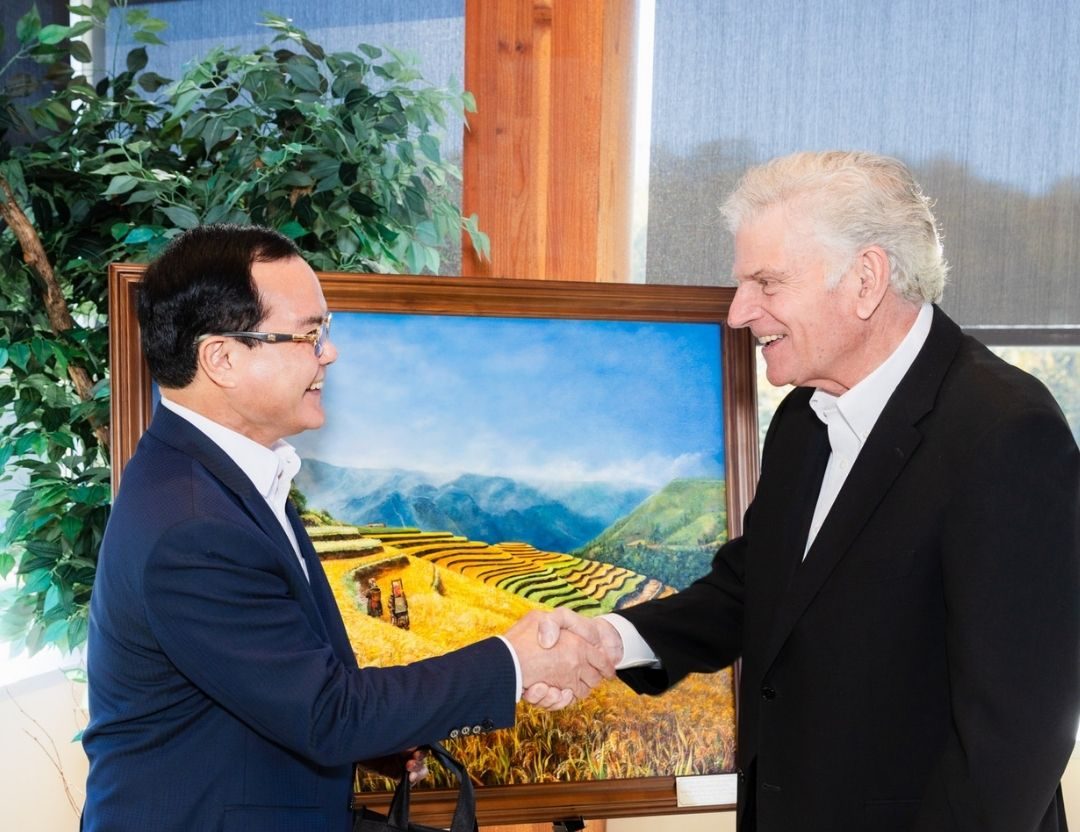 Bộ trưởng Bộ Dân tộc và Tôn giáo Việt Nam gặp Mục sư Franklin Graham tại Hoa Kỳ, cam kết bảo vệ quyền tự do tôn giáo cho Cơ Đốc nhân